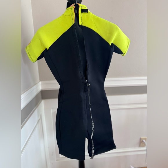 Women’s Body Glove Wetsuit Size M/7   32 MM - Short Sleeve Shorts - Picture 5 of 5
